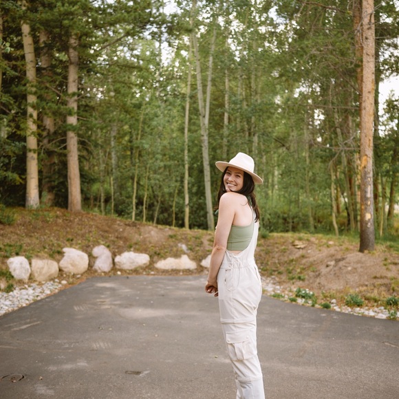 Meet your Posher, Hannah - Picture 4 of 6